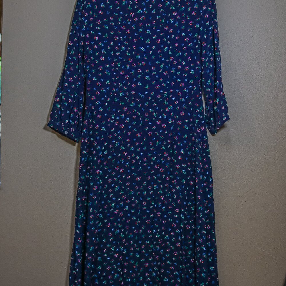 Dress - Picture 4 of 4
